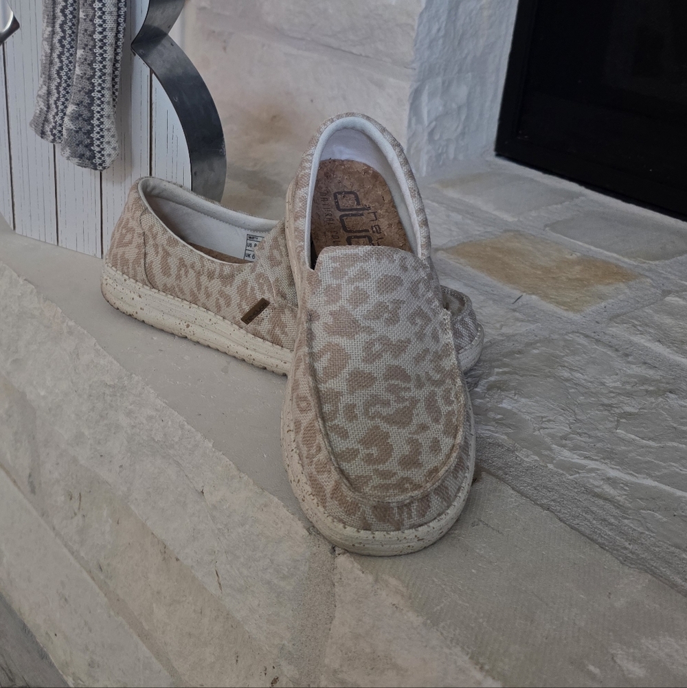 Hey Dude Women's Shoes in Beige Leopard Print
